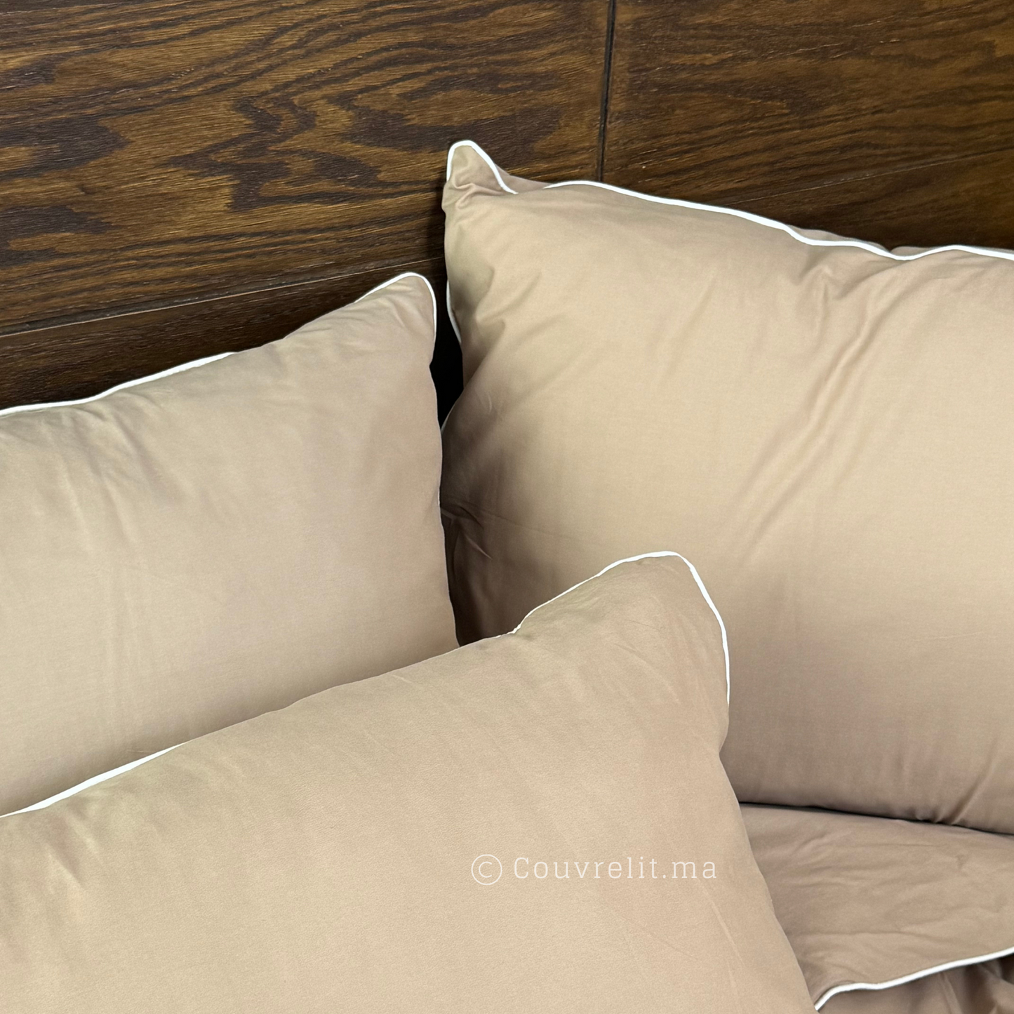" TAUPE AVEC PASSEPOIL BLANC" Ensemble complet en 100% COTTON, REF: CVS00276