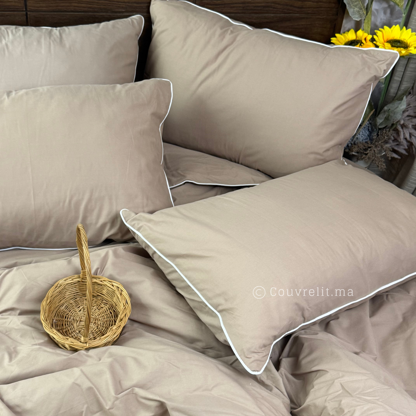 " TAUPE AVEC PASSEPOIL BLANC" Ensemble complet en 100% COTTON, REF: CVS00276