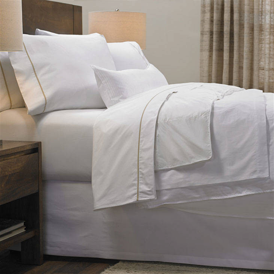 Ensembles de Drap 4 pièces blanc avec passepoile beige Ref: CV0088
