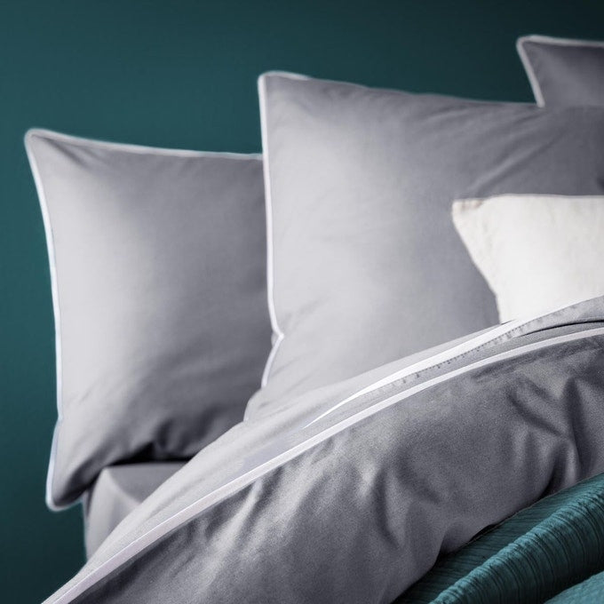 "Luxe intemporel" Housse de Couette Gris avec passepoil blanc en 100% coton Ref:CV0065