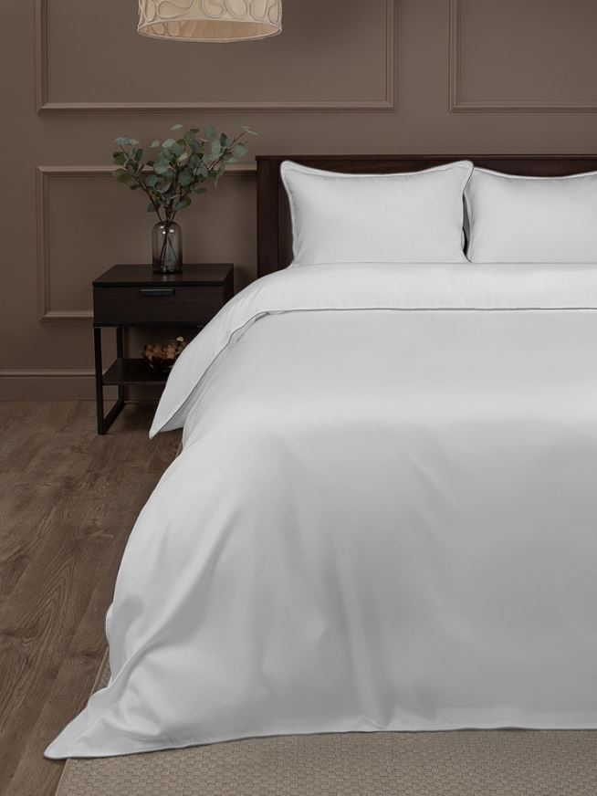 Ensemble SATIN 100 % Cotton Ref: CV0171 Blanc Avec Passepoil Gris