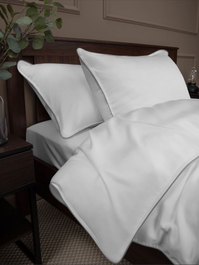 Ensemble SATIN 100 % Cotton Ref: CV0171 Blanc Avec Passepoil Gris