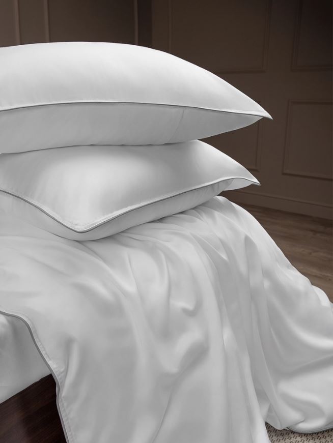 Ensemble SATIN 100 % Cotton Ref: CV0171 Blanc Avec Passepoil Gris