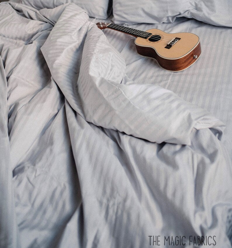 GRIS CLAIR Ensemble Housse de couette de Satin rayé 100 % Cotton Ref: cv00135