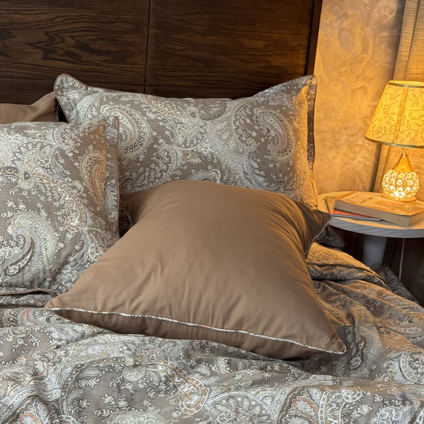 "Taupe Impérial" Ensemble housse de couette  – Collection Luxe Maison REF: CVM00329
