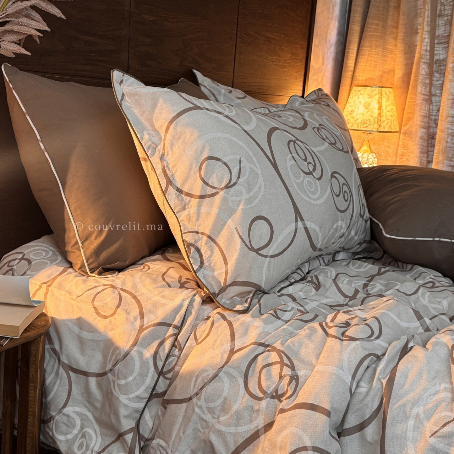 "Courbes Harmonie Taupe" Ensemble housse de couette – Collection Luxe Maison 🤎  REF: CVM00330