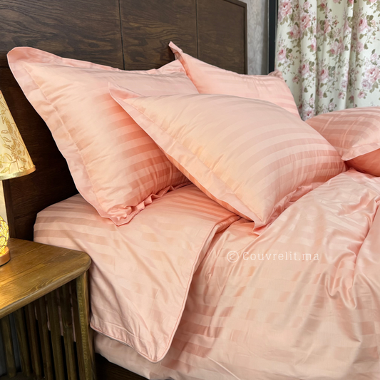 "Saumon Chic" Parure de lit Satin Rayé 2 cm – 100 % Coton Ref: CVS00272