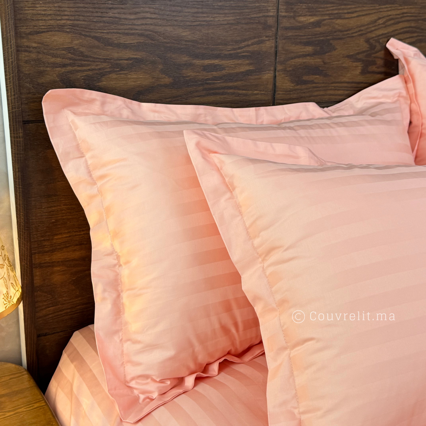 "Saumon Chic" Parure de lit Satin Rayé 2 cm – 100 % Coton Ref: CVS00272