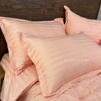 "Saumon Chic" Parure de lit Satin Rayé 2 cm – 100 % Coton Ref: CVS00272