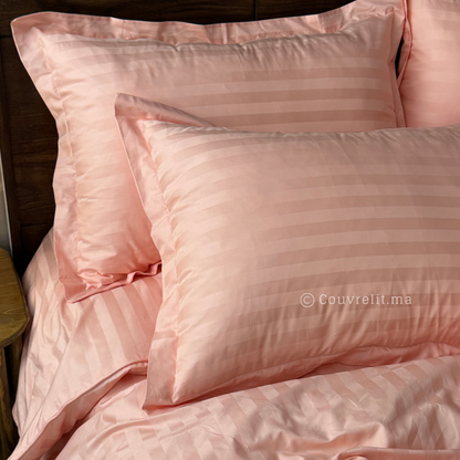 "Saumon Chic" Parure de lit Satin Rayé 2 cm – 100 % Coton Ref: CVS00272